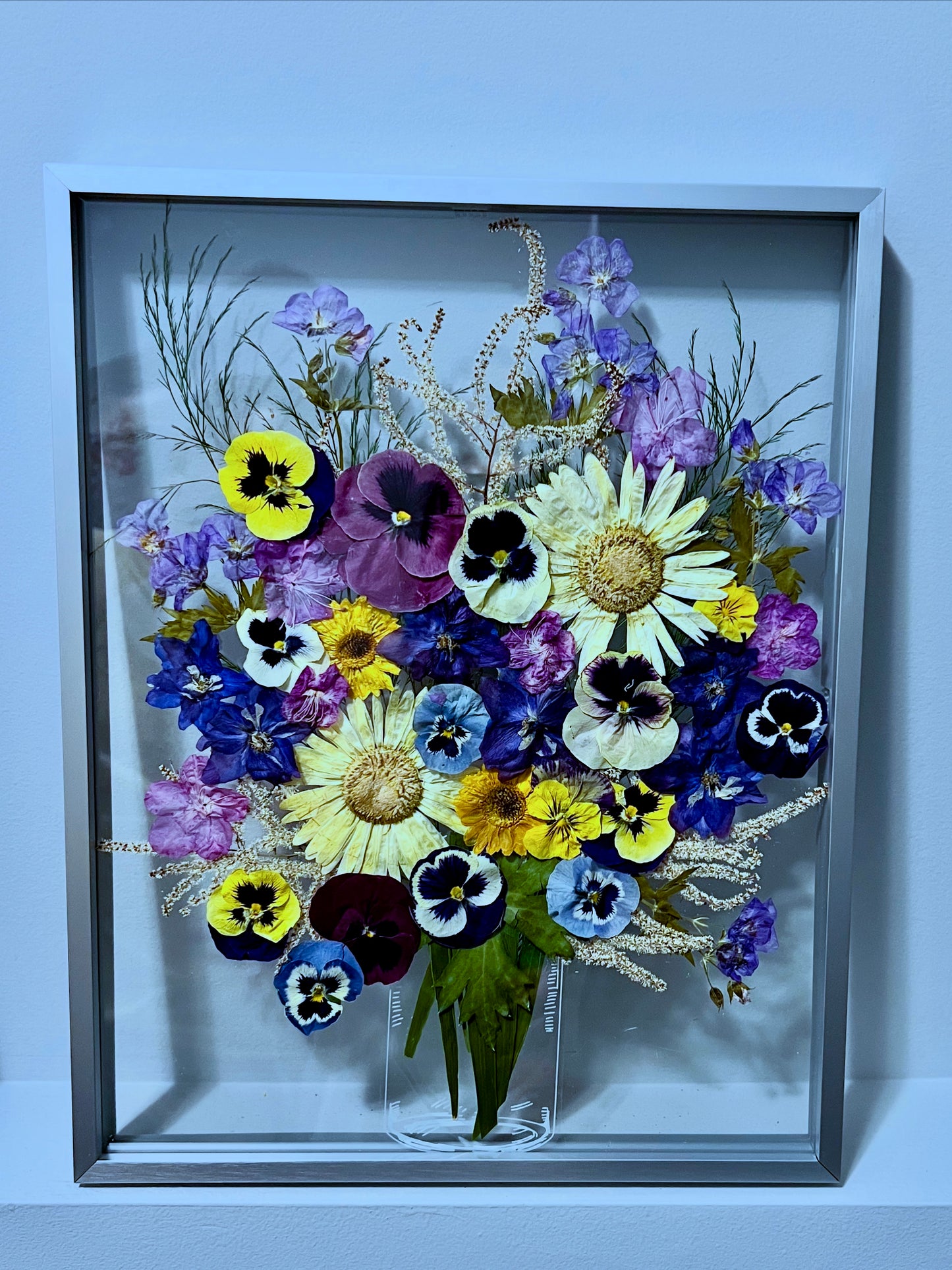 Fancy pansies bouquet
