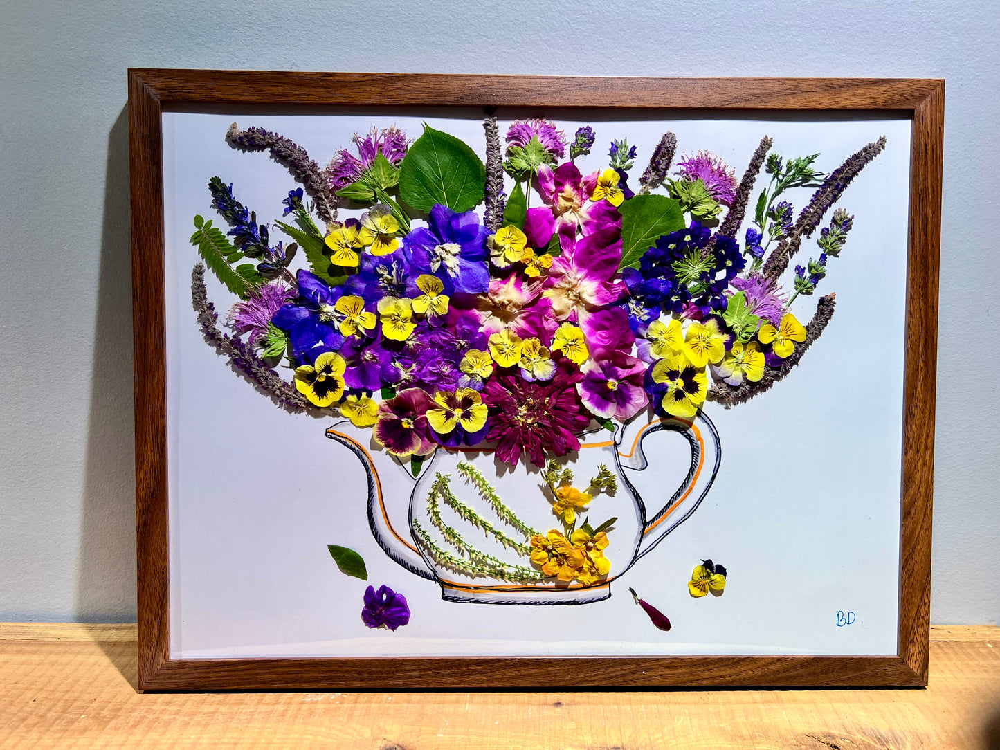 Blooming teapot bouquet